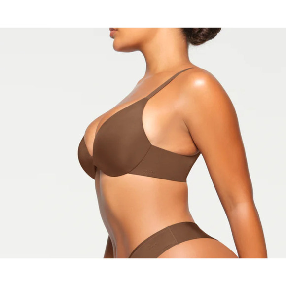Skims Wireless Form Super Push Up Bra - Picture 4 of 5